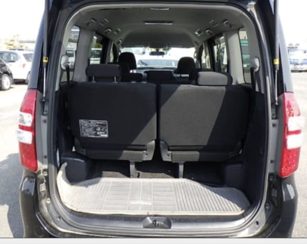 2010 TOYOTA NOAH